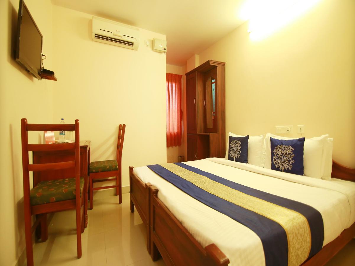 Oyo 4824 Hotel Star Kochi ภายนอก รูปภาพ