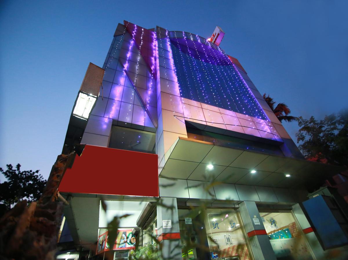 Oyo 4824 Hotel Star Kochi ภายนอก รูปภาพ
